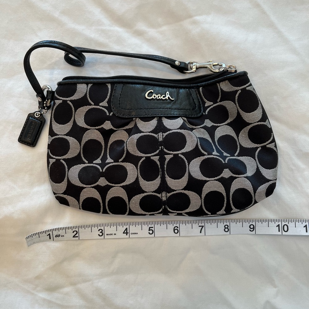 coach, large wristlet with credit card slots inside